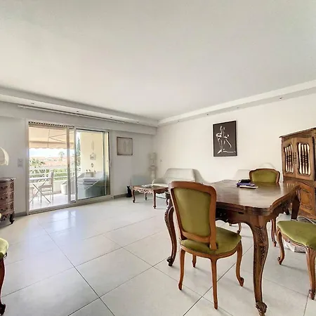 Apartment - 3 Pieces A 15mn Palais *